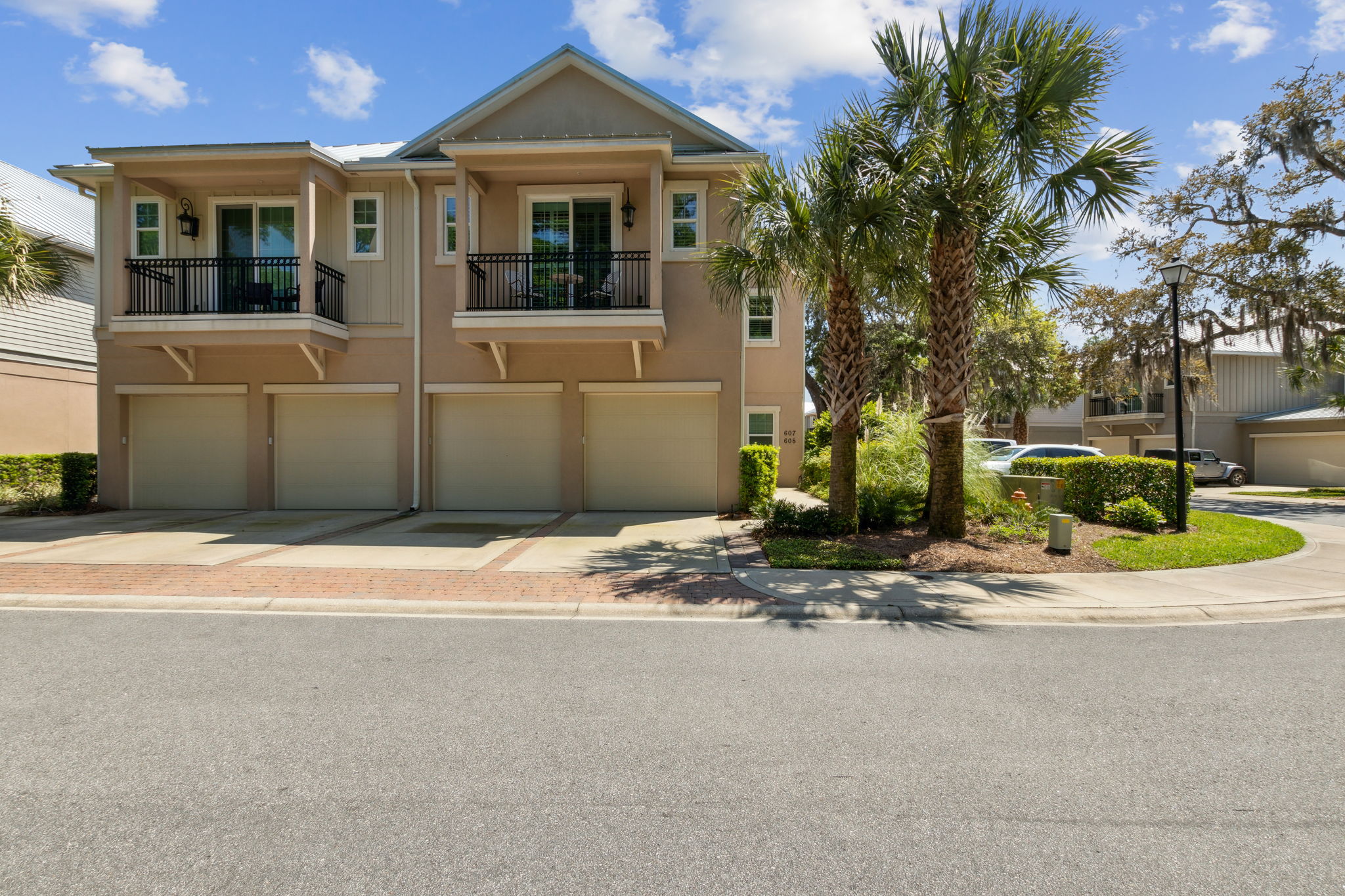 Welcome to 95282 Summerwoods Circle Unit 607