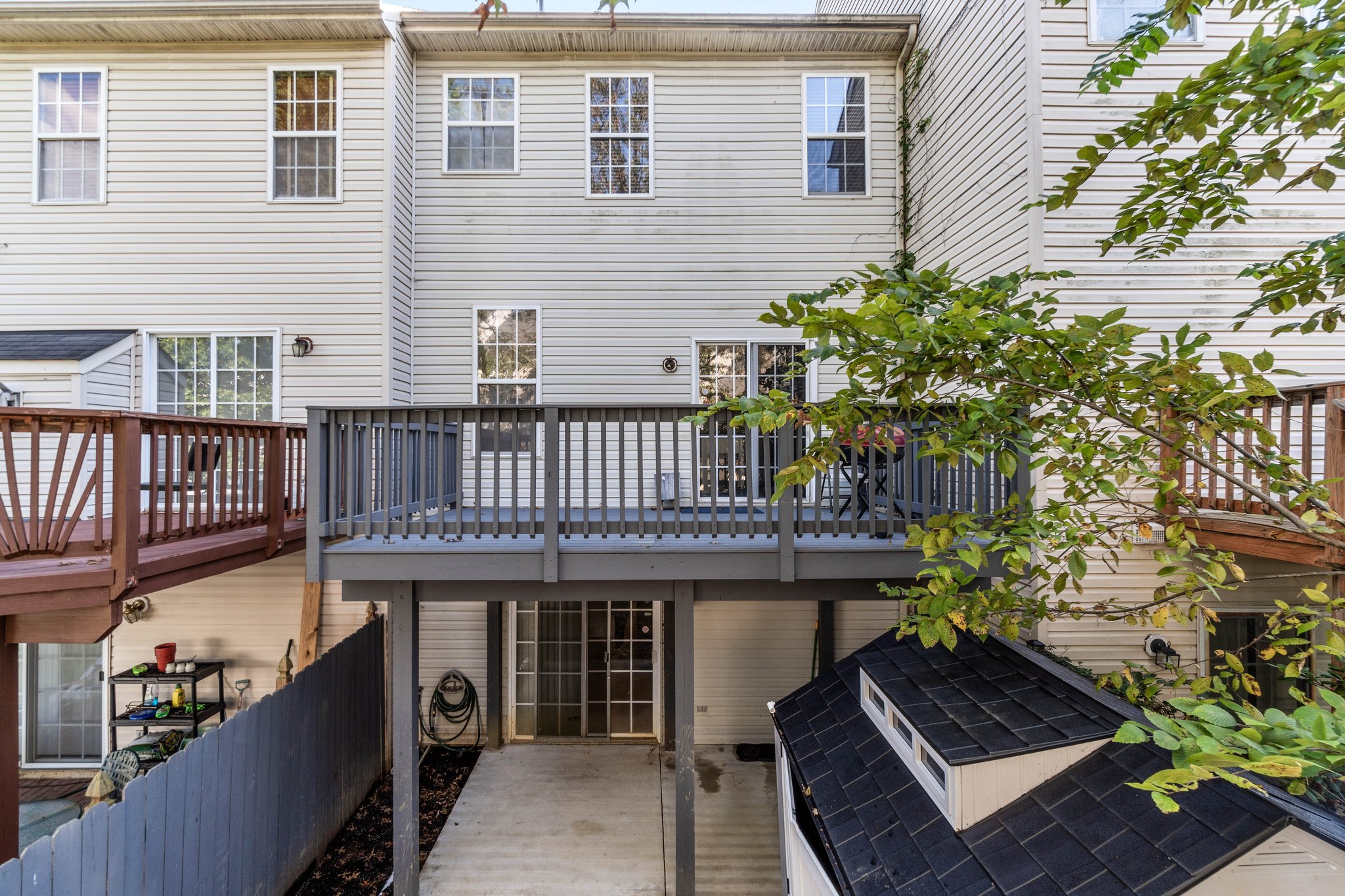 42. Back exterior.jpg