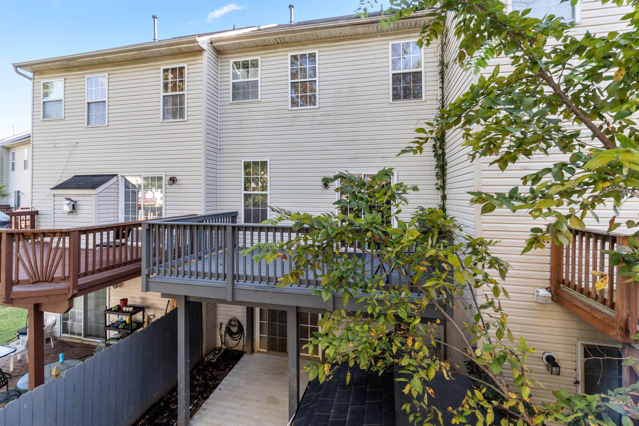 43. Back exterior.jpg