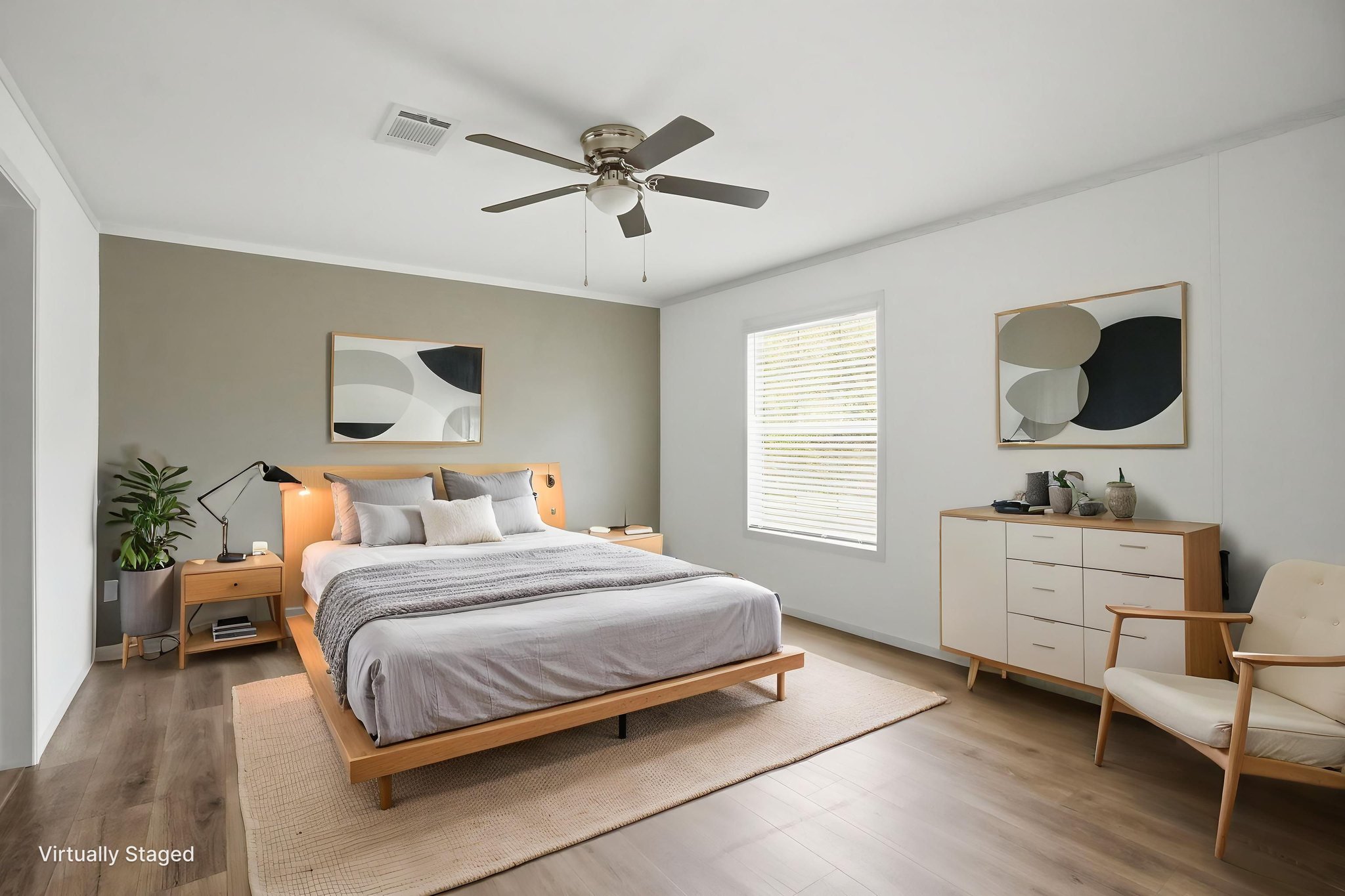 030_DSC00305 virtually staged.jpeg