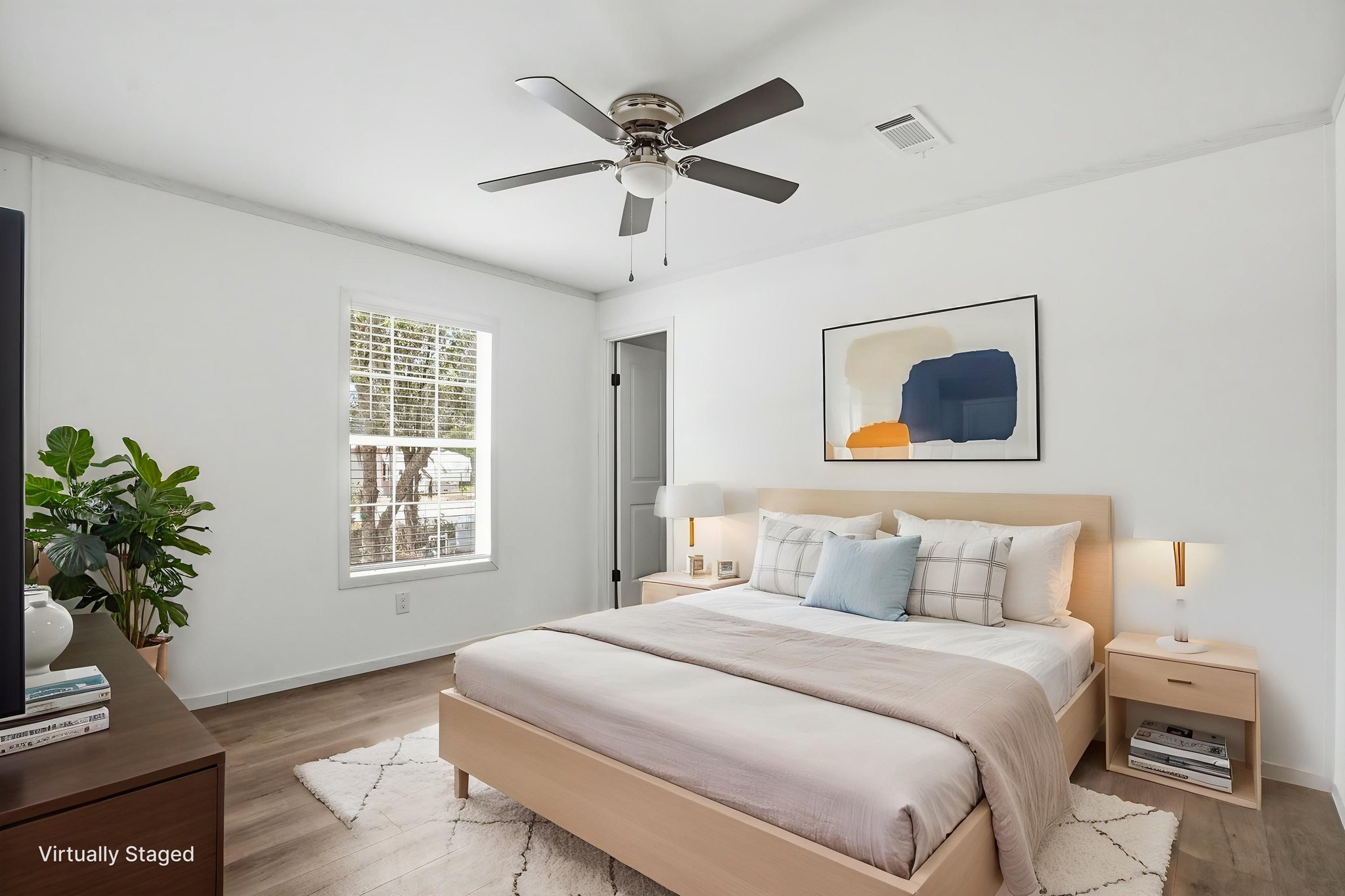 020_DSC00233 virtually staged.jpeg