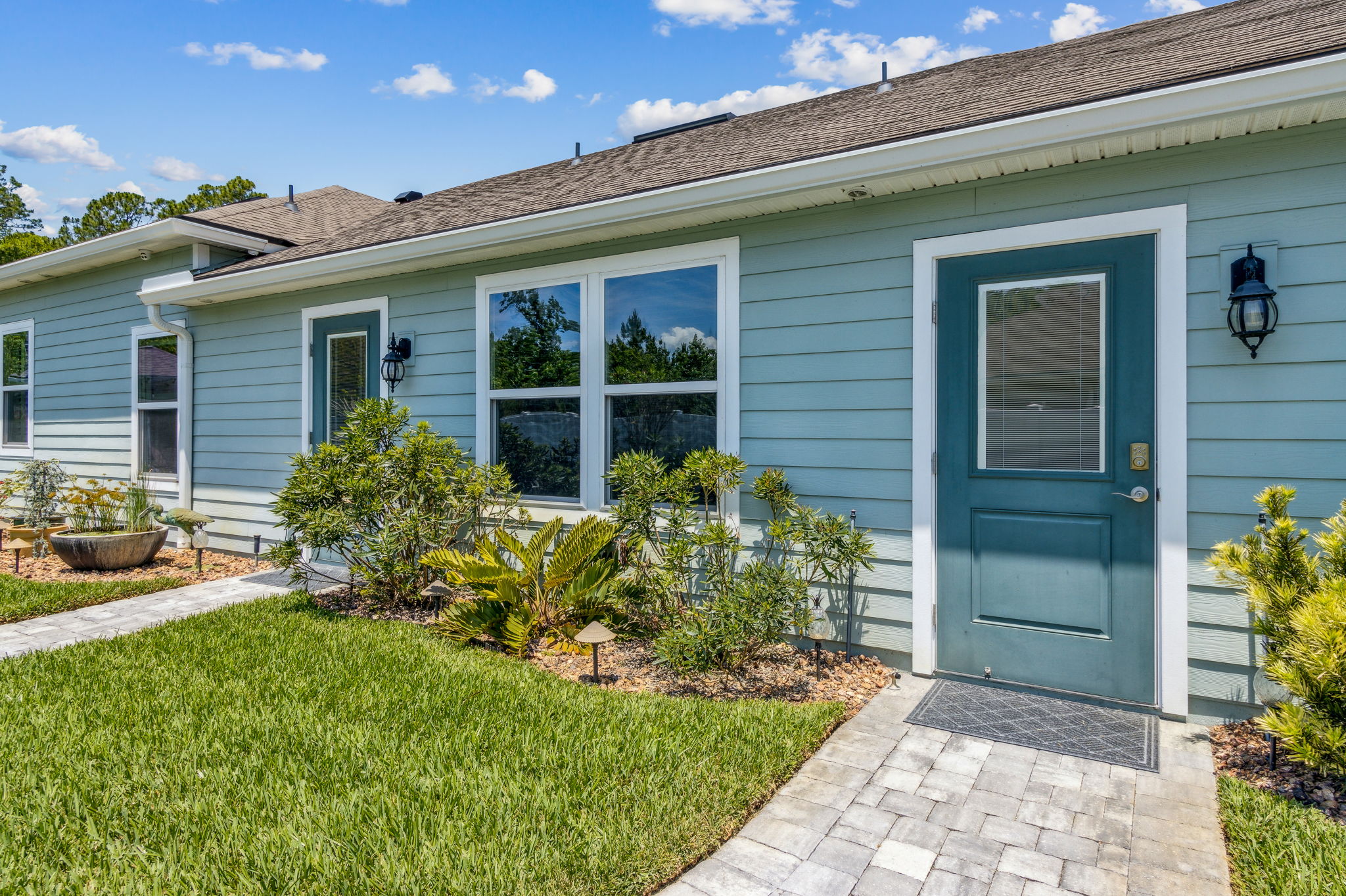 In-Law Suite/Garage Outside Entry