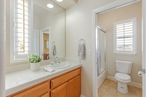 038_9542 Velvetleaf Cir  San