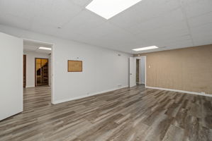  Photo 32