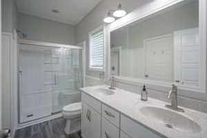  Photo 42
