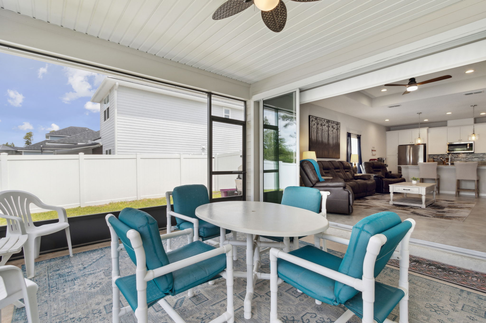 Screened-in Porch