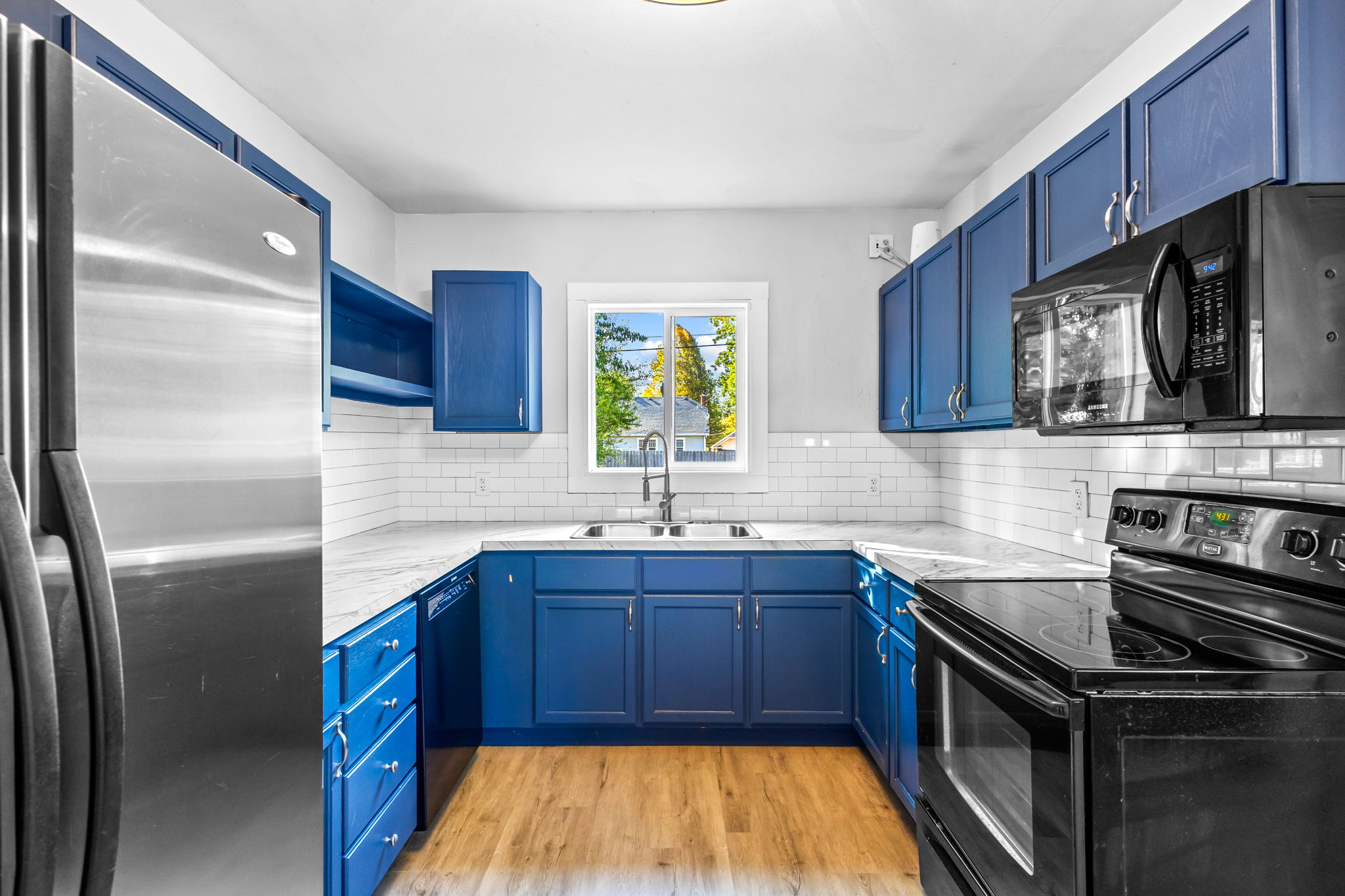 955 17th ST NE12