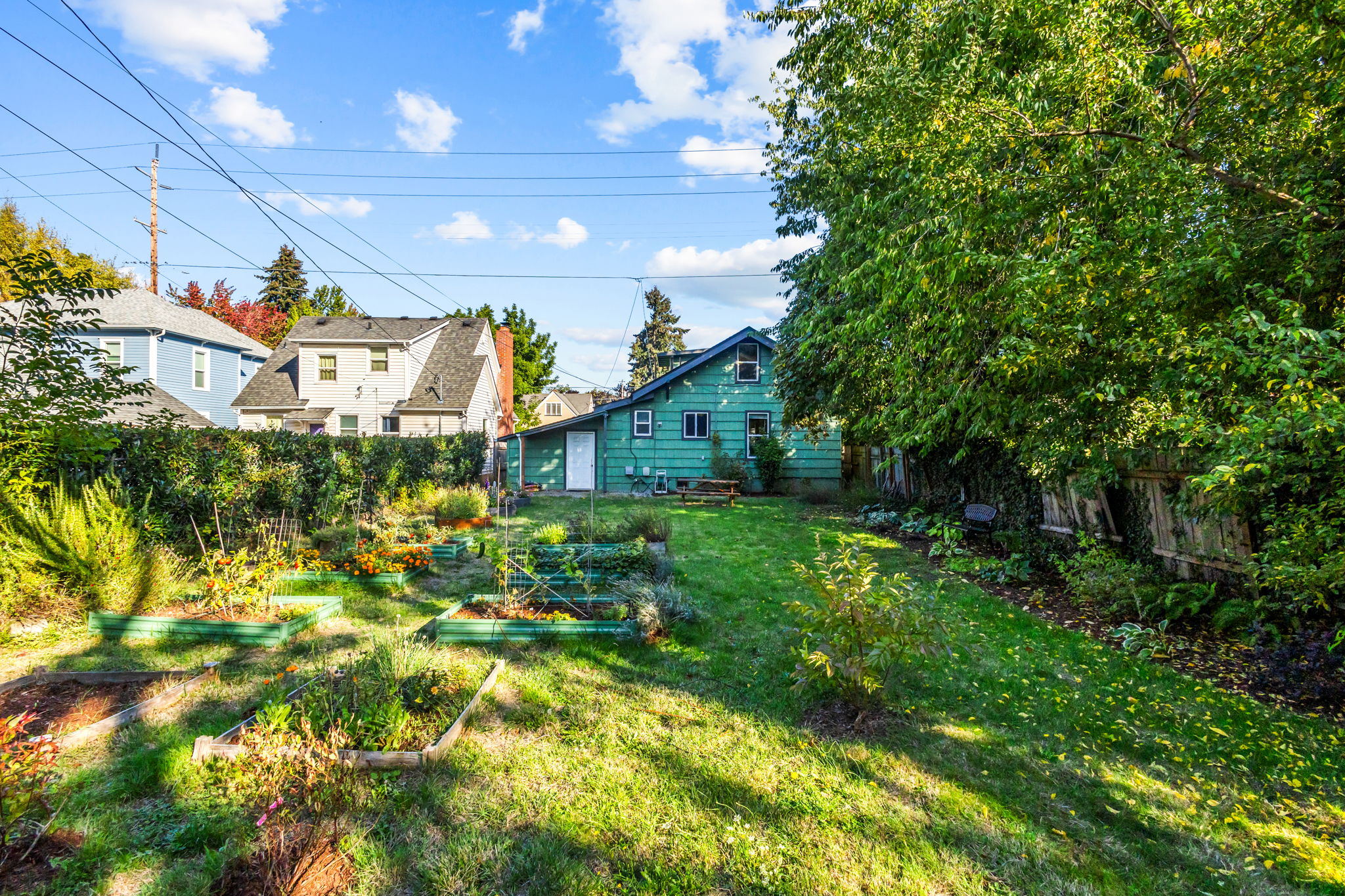 955 17th ST NE27