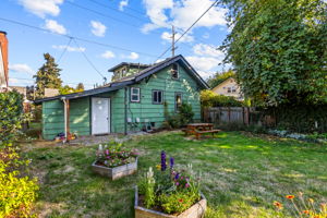 955 17th ST NE24