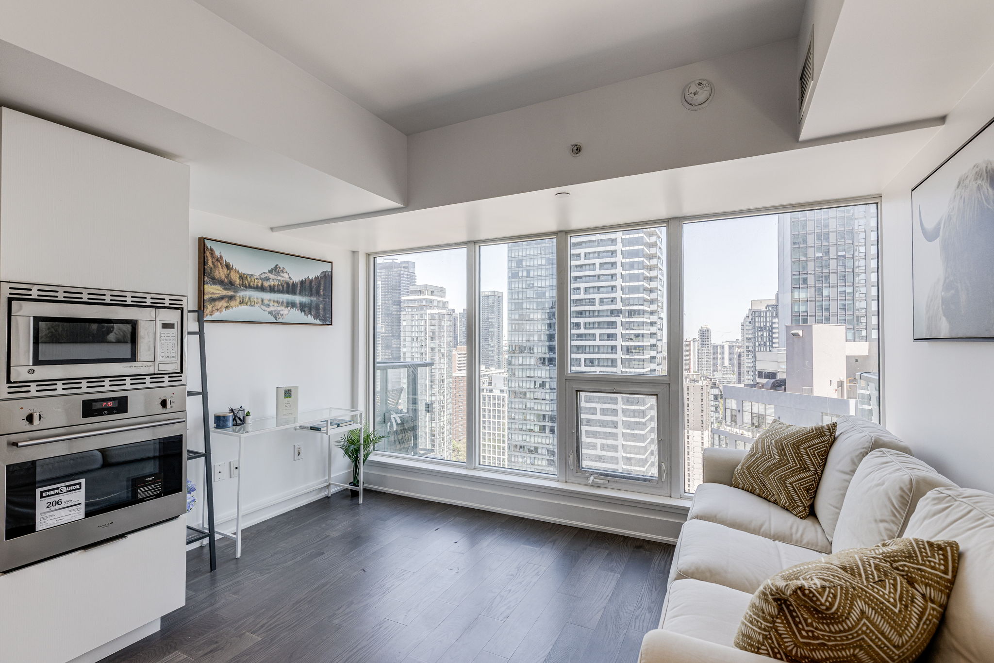 Toronto property showcase — delivered property photograph 11