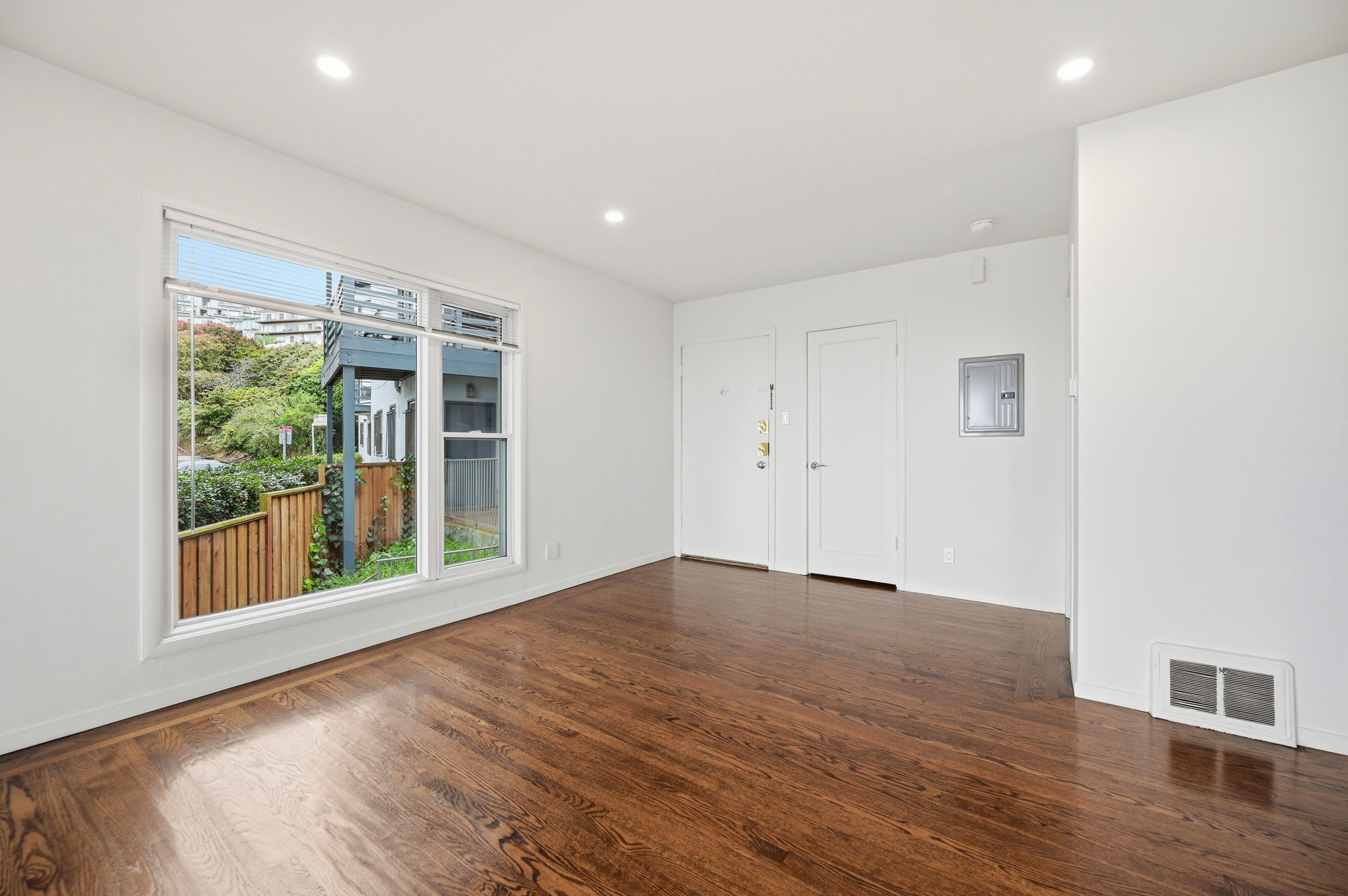007_F8_955 Corbett Ave 6