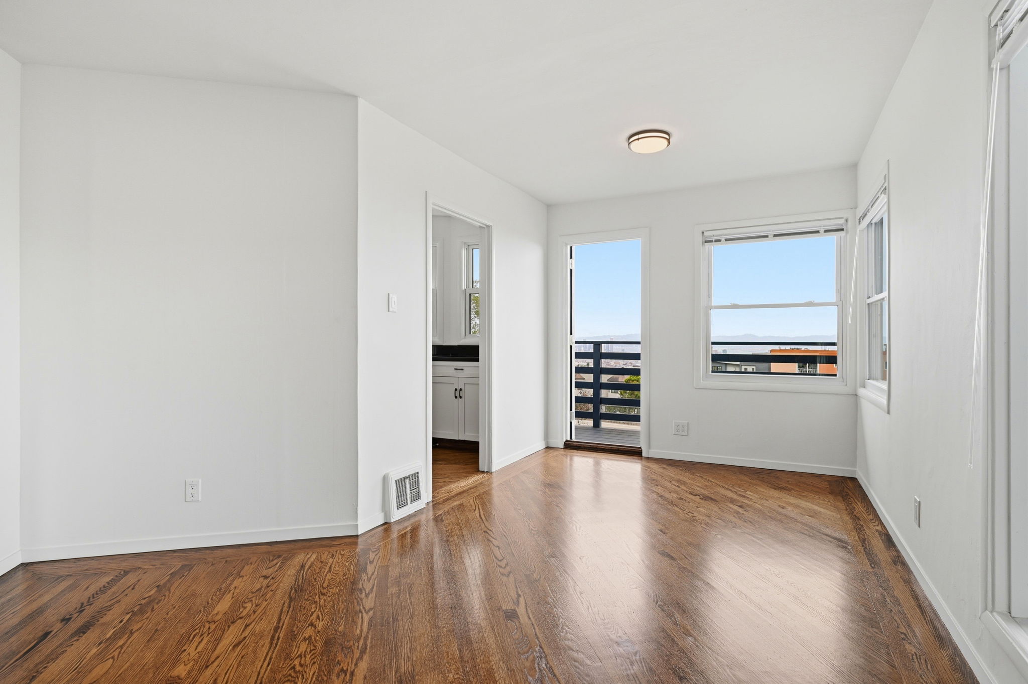 009_F8_955 Corbett Ave 6