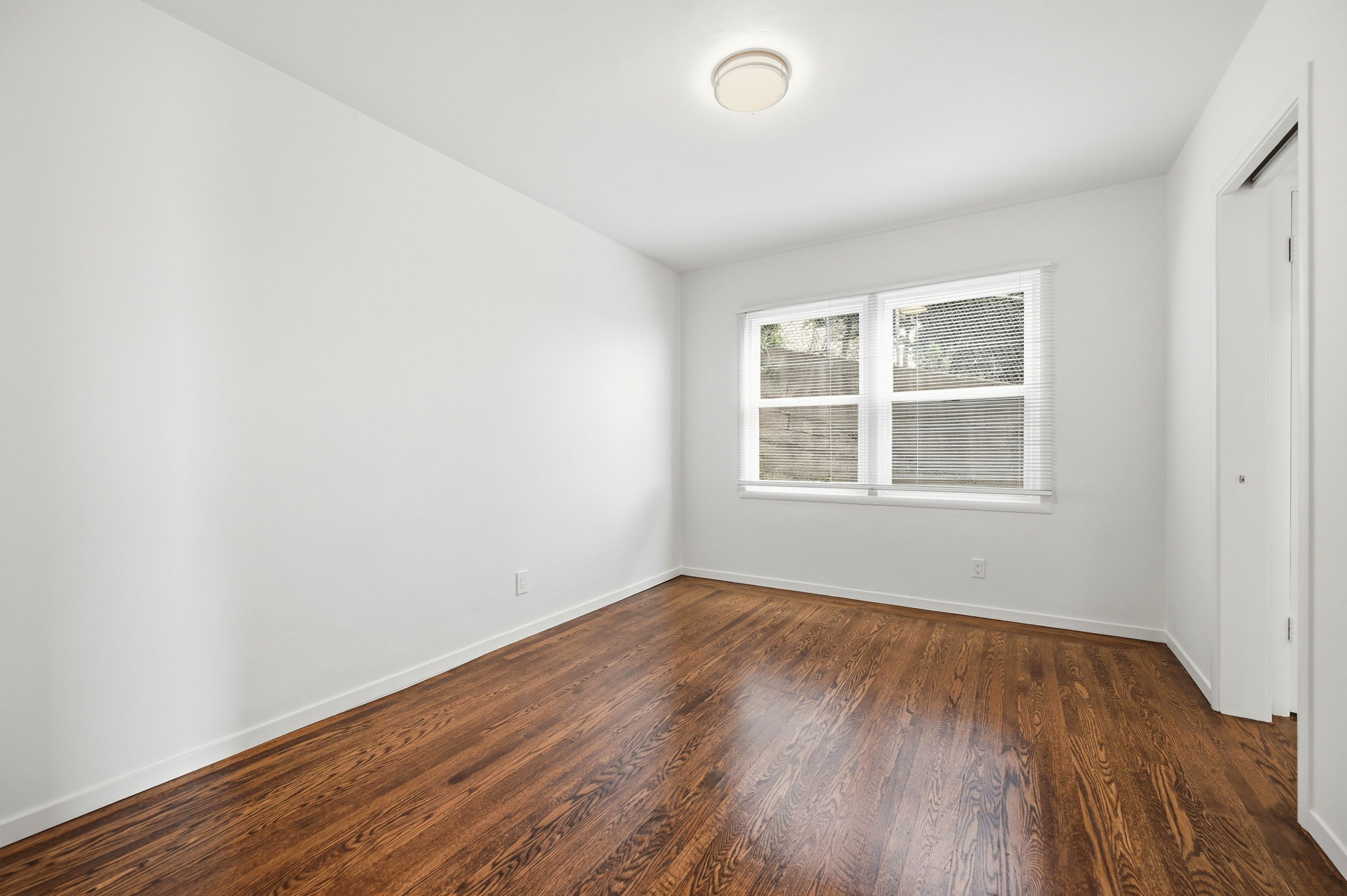 017_F8_955 Corbett Ave 6