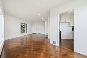 010_F8_955 Corbett Ave 6