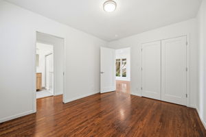 018_F8_955 Corbett Ave 6