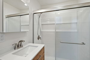 020_F8_955 Corbett Ave 6