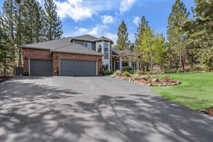 955 NW Chelsea Loop, Bend, OR 97701, USA Photo 1