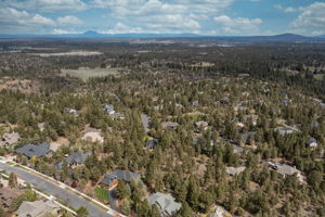 955 NW Chelsea Loop, Bend, OR 97701, USA Photo 54