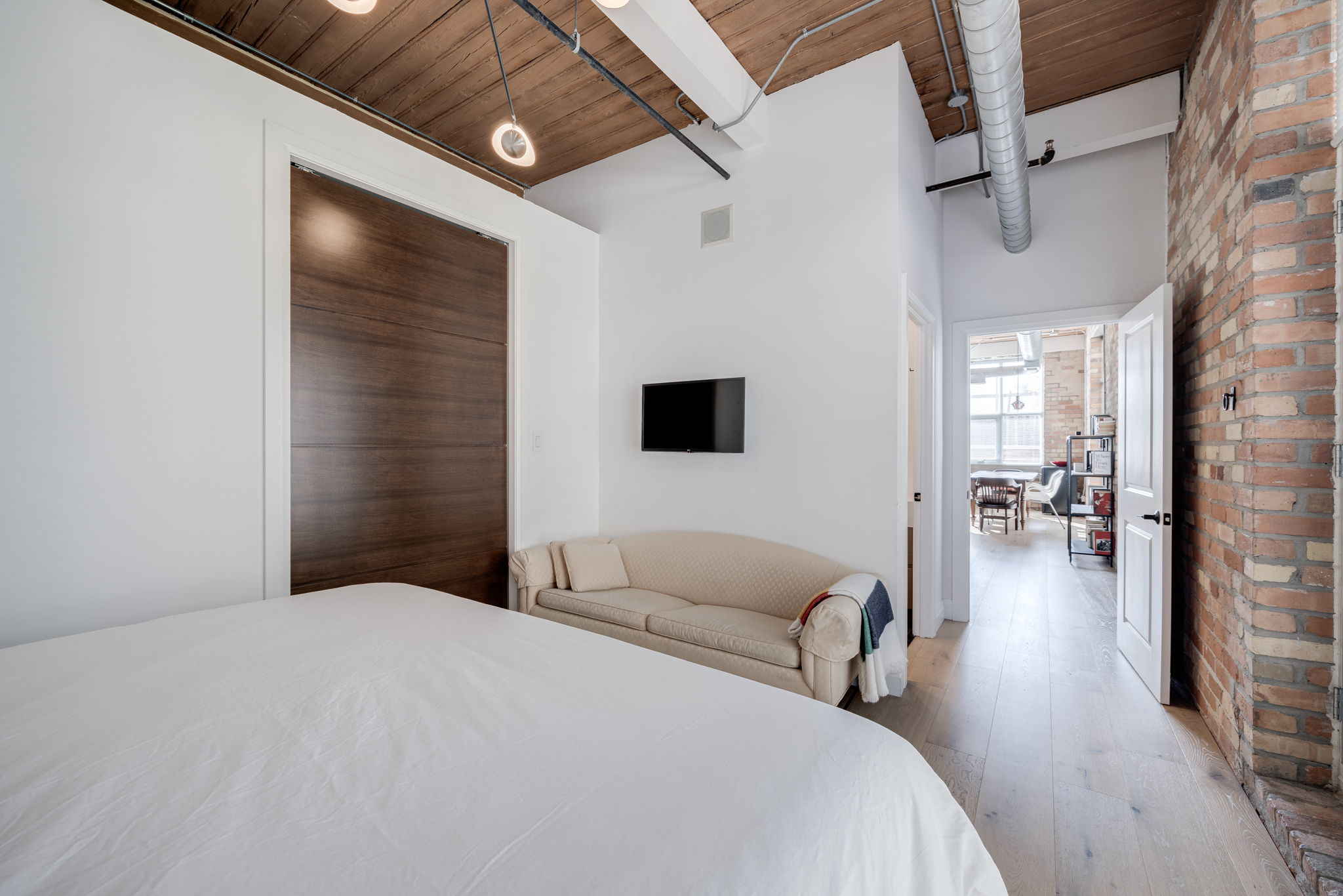 Toronto property showcase — delivered property photograph 19