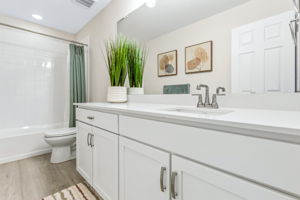Full bath upstairs