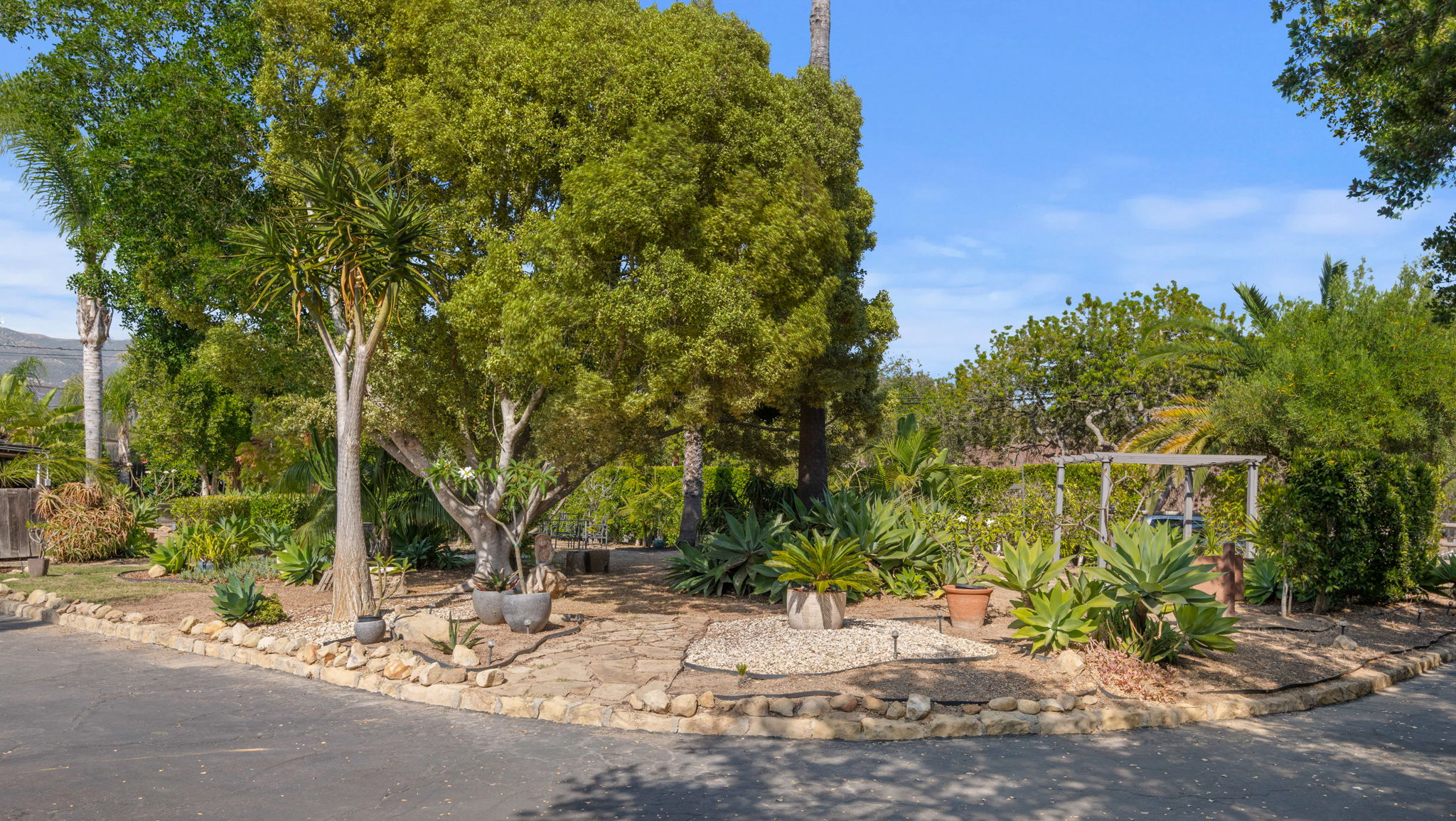 03 - Garden Area