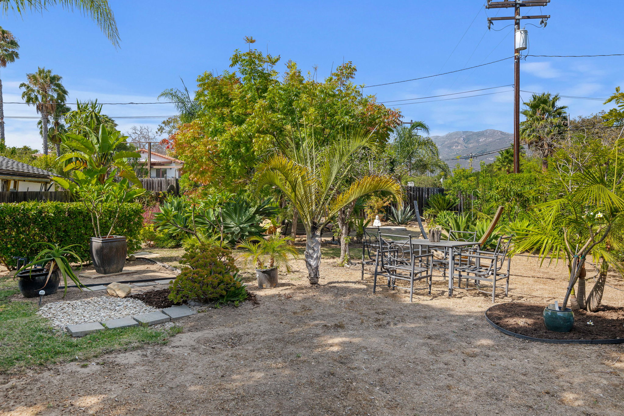 05 - Garden Area