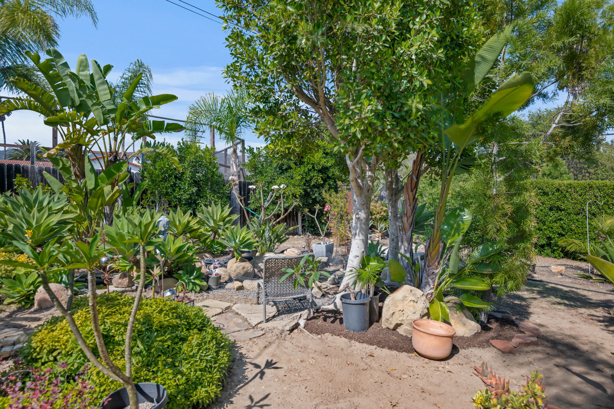 09 - Garden Area