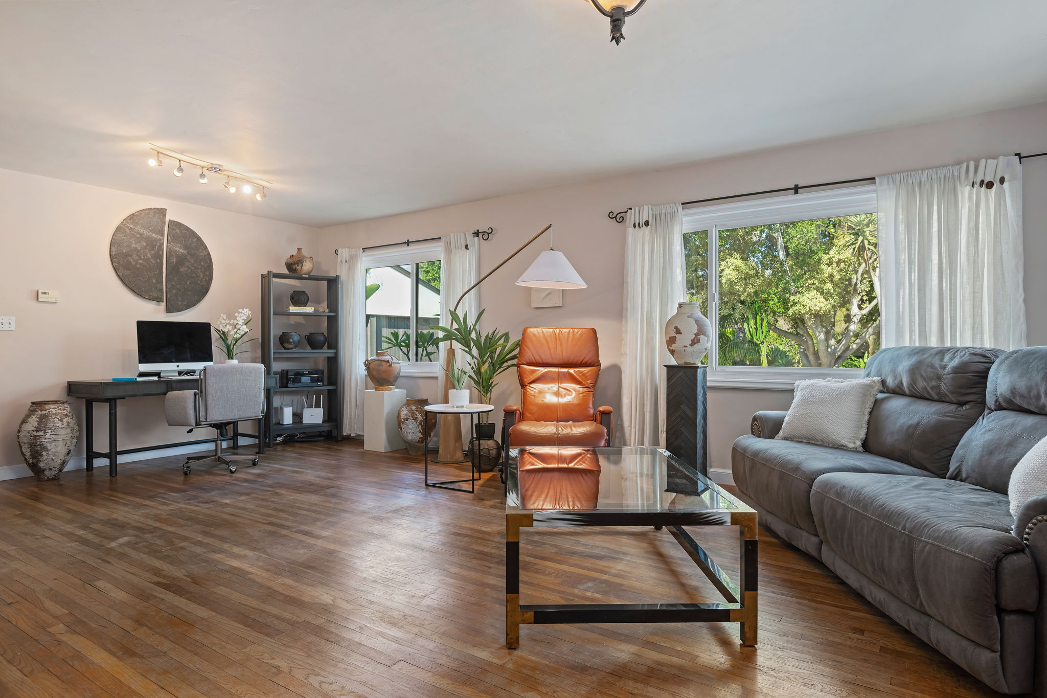 13 - Living Area