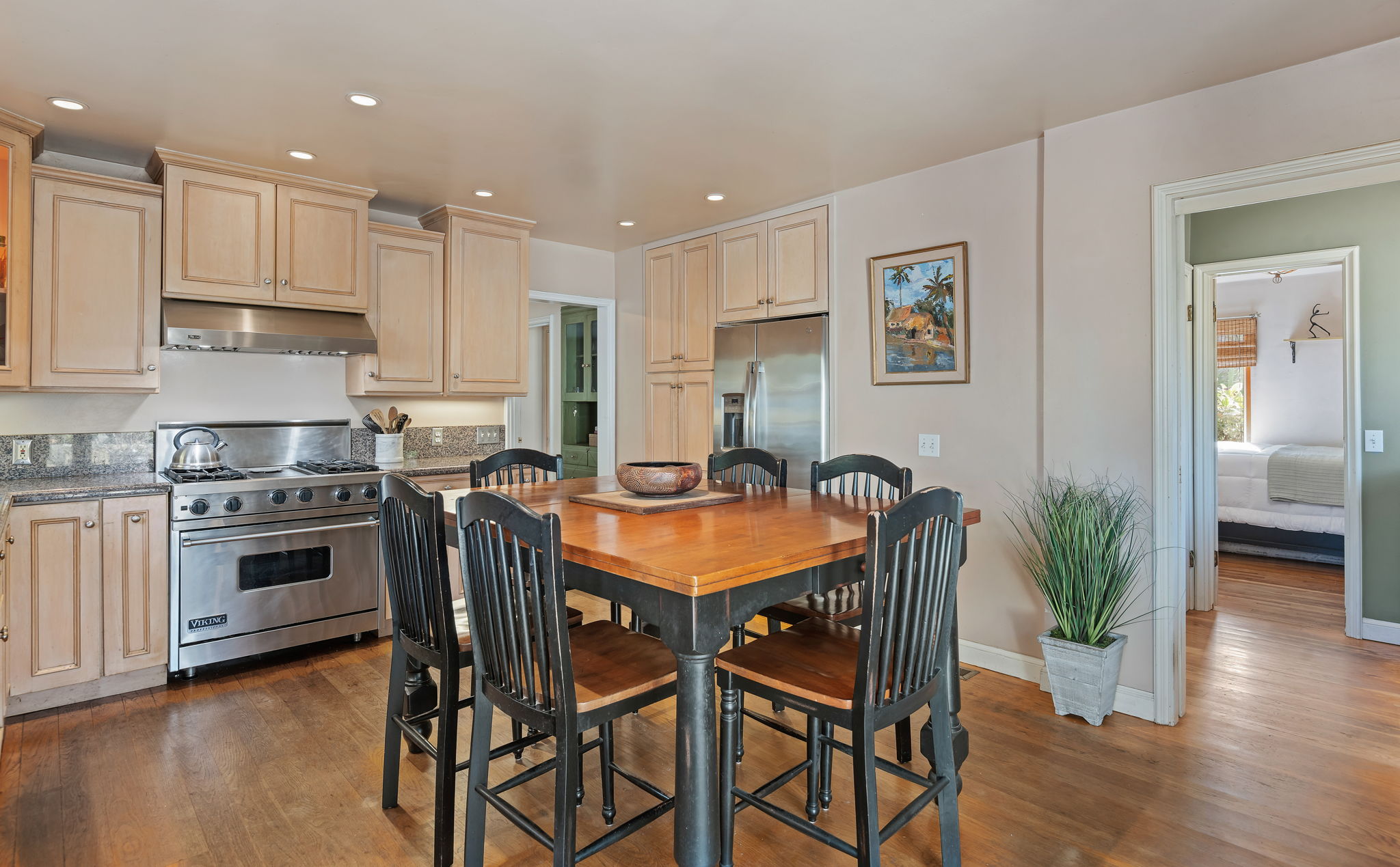 18 - Kitchen