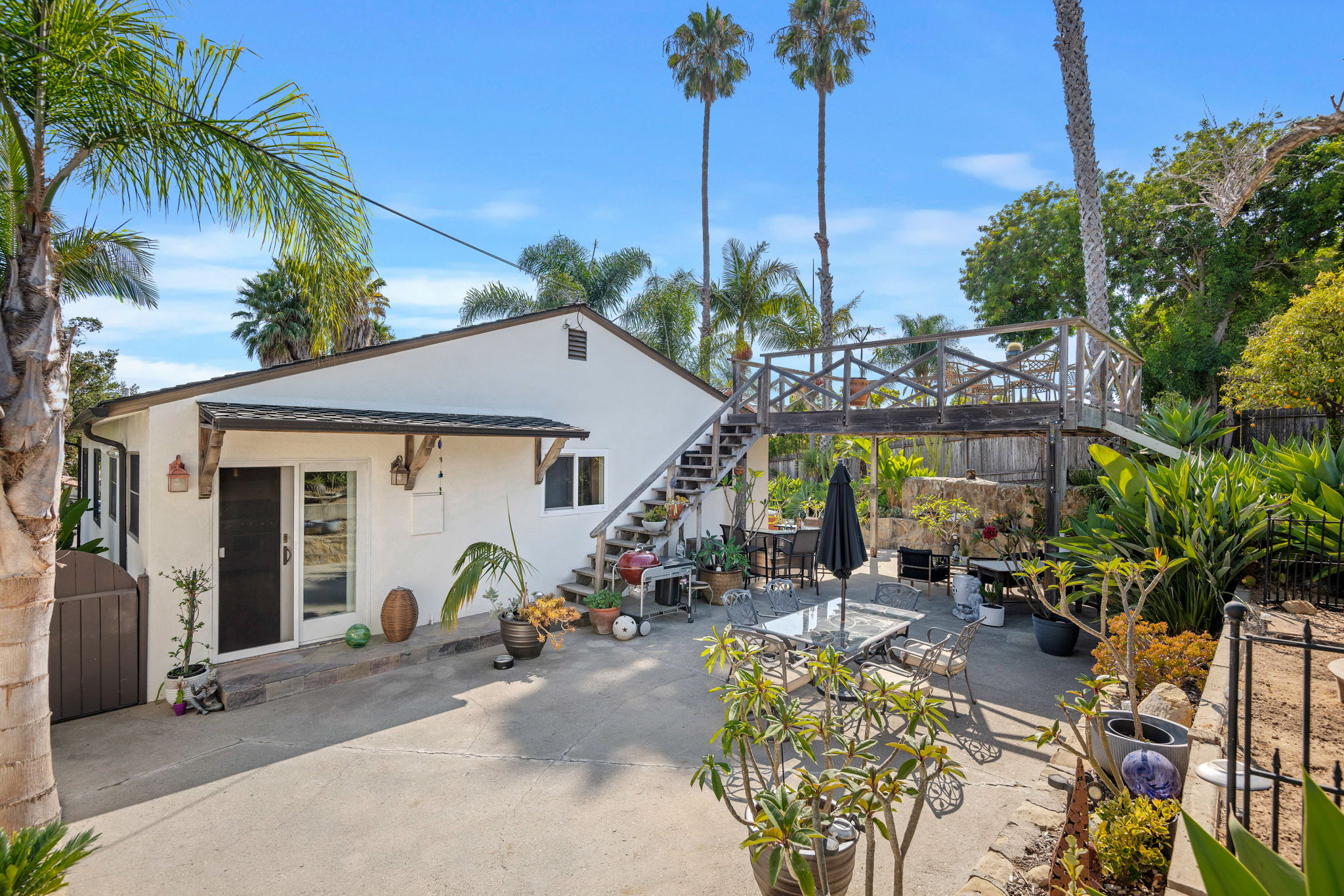 27 - Side Patio