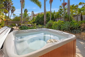 32 - Hot Tub