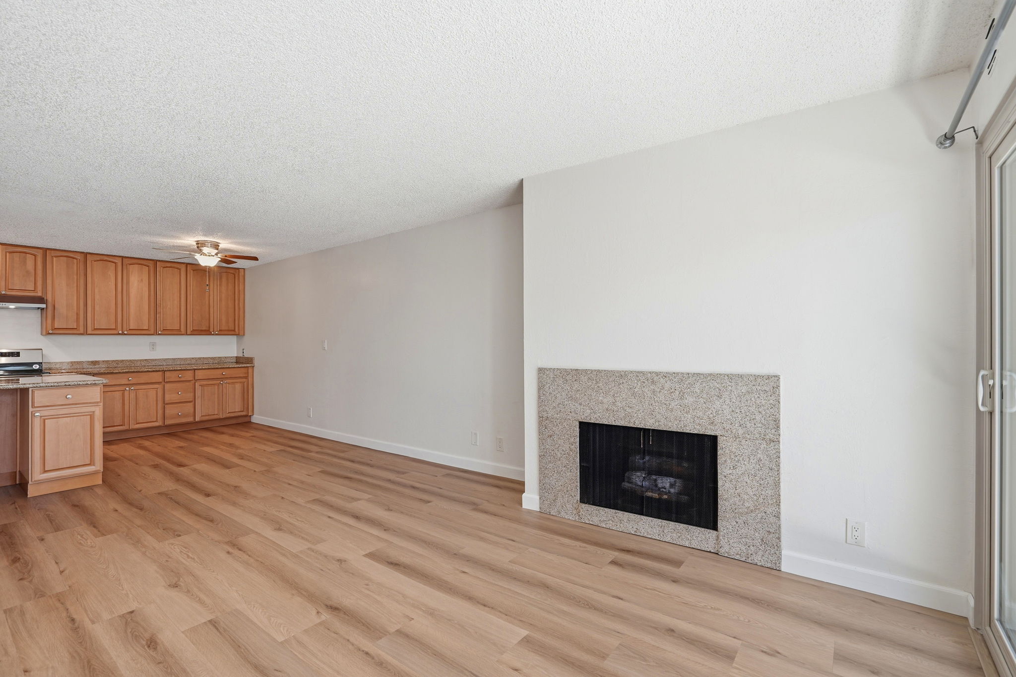 008_F8_955 Shorepoint Ct 208