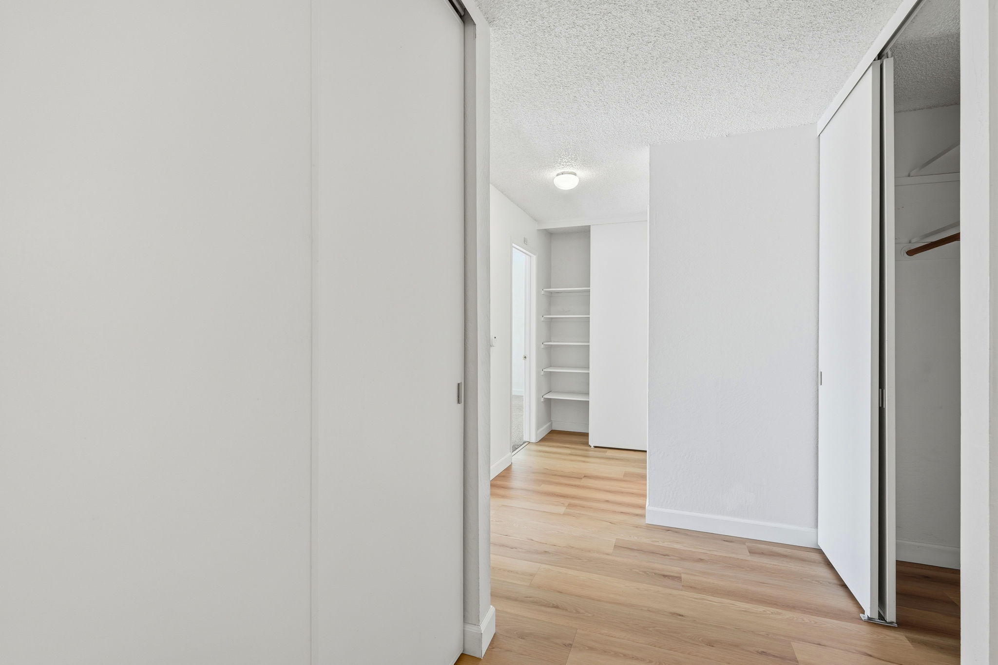 019_F8_955 Shorepoint Ct 208