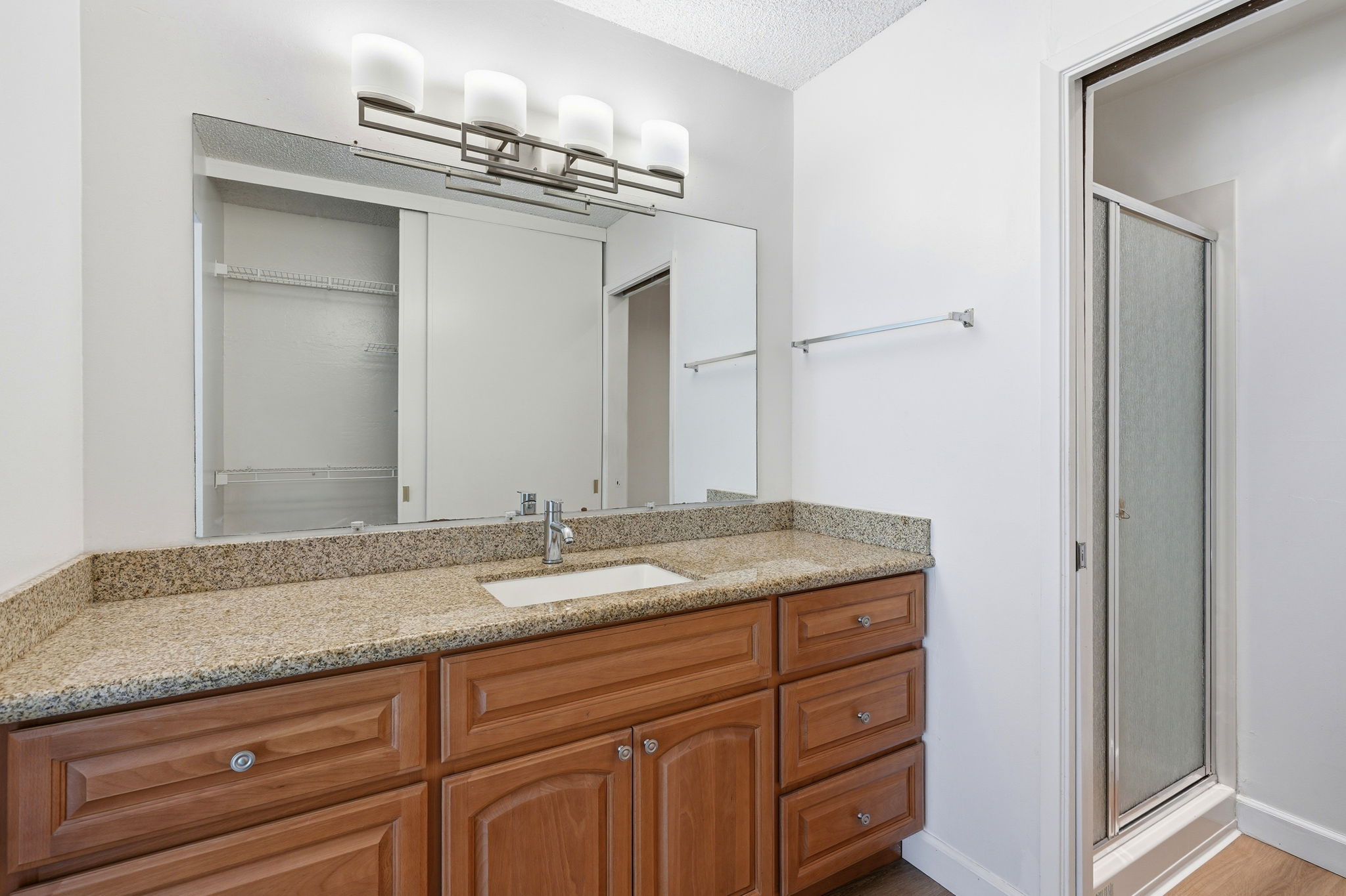 022_F8_955 Shorepoint Ct 208