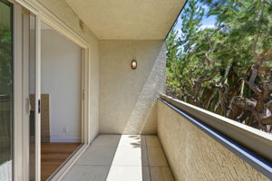 027_F8_955 Shorepoint Ct 208