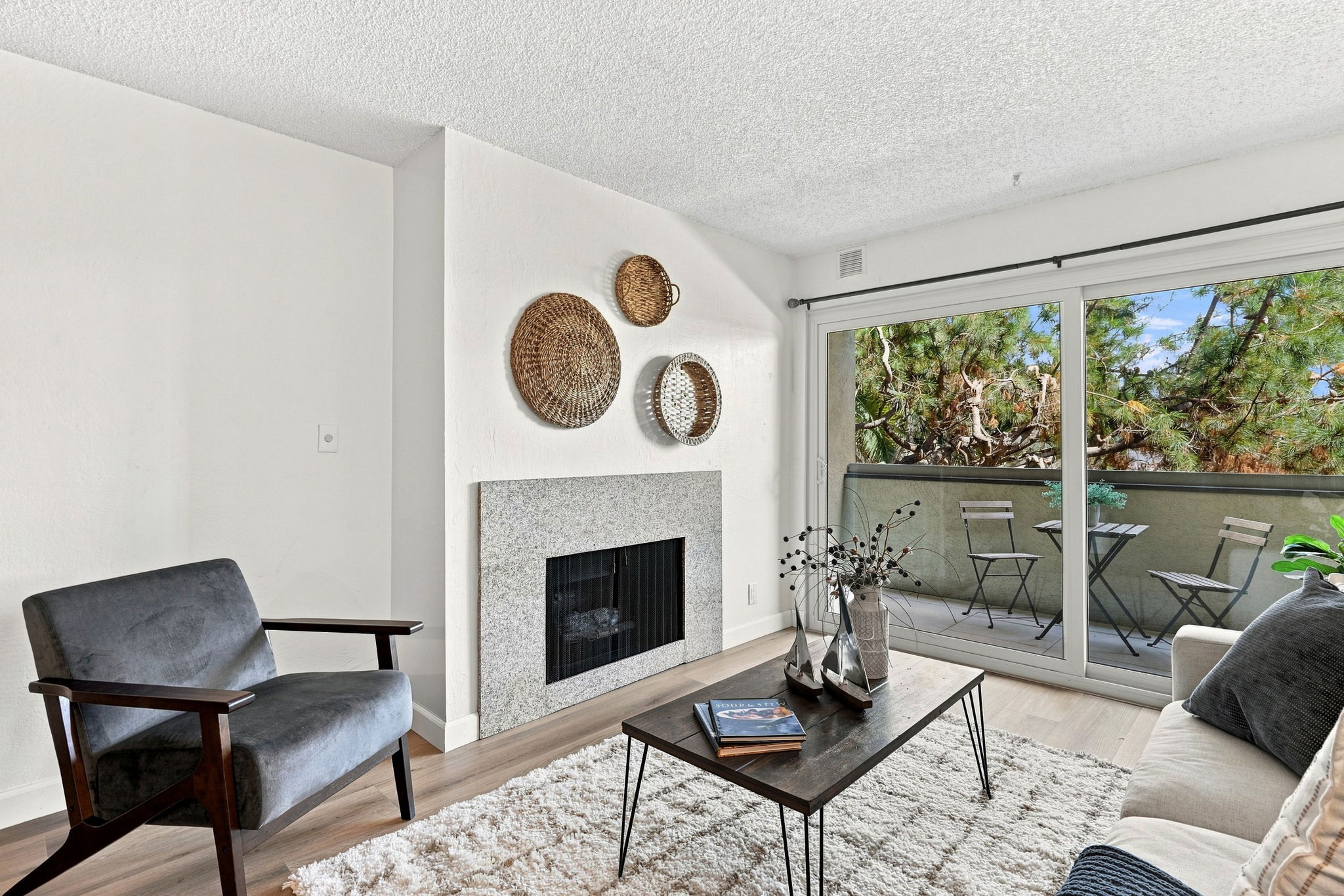 006_F8_955 Shorepoint Ct 208