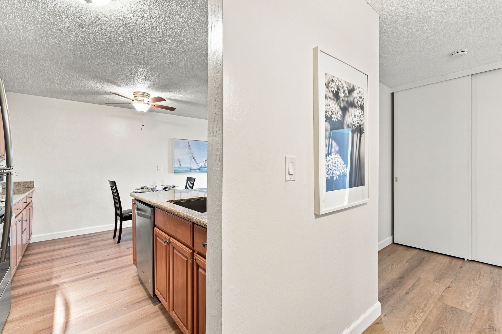 007_F8_955 Shorepoint Ct 208