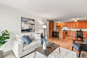 004_F8_955 Shorepoint Ct 208