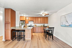 011_F8_955 Shorepoint Ct 208