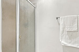 021_F8_955 Shorepoint Ct 208