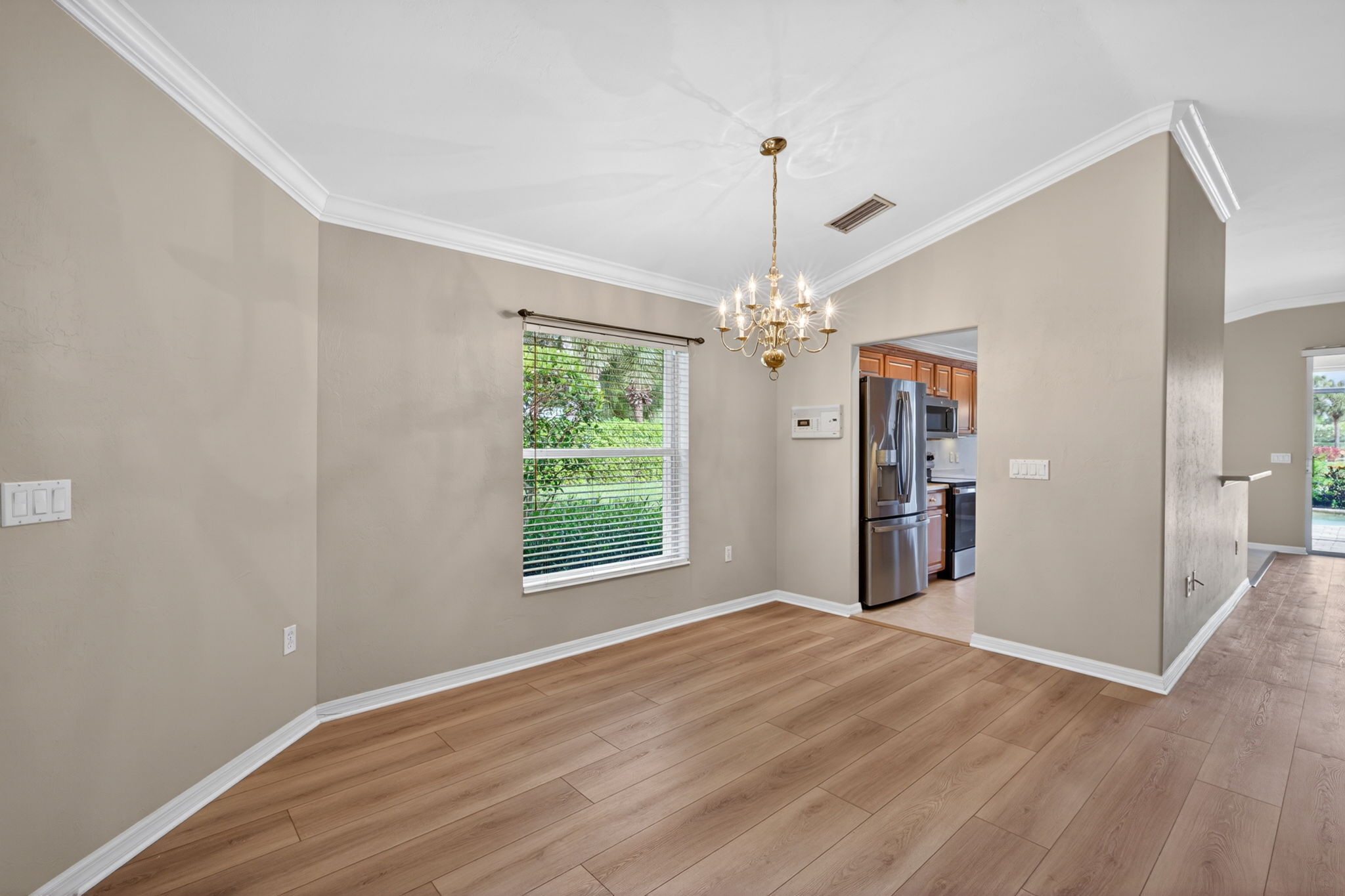 Dining Room 1 of 3