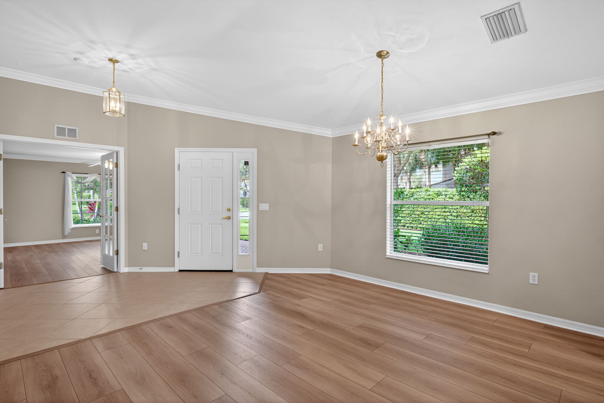 Dining Room 2 of 3
