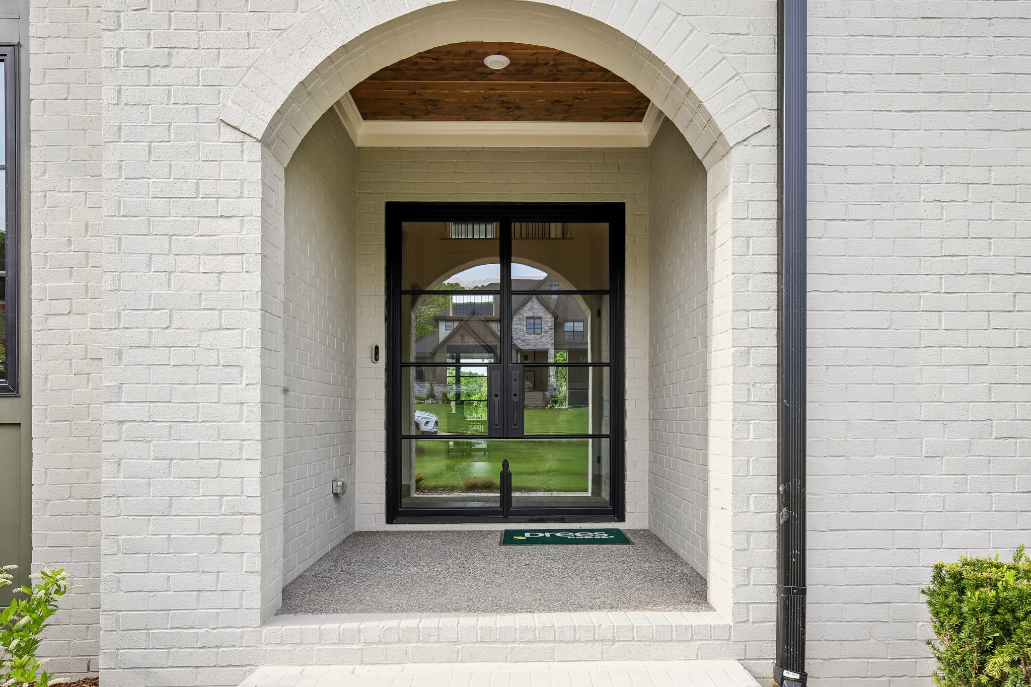 Loyola Dr-S0205-006.jpg