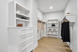 Loyola Dr-S0205-067.jpg