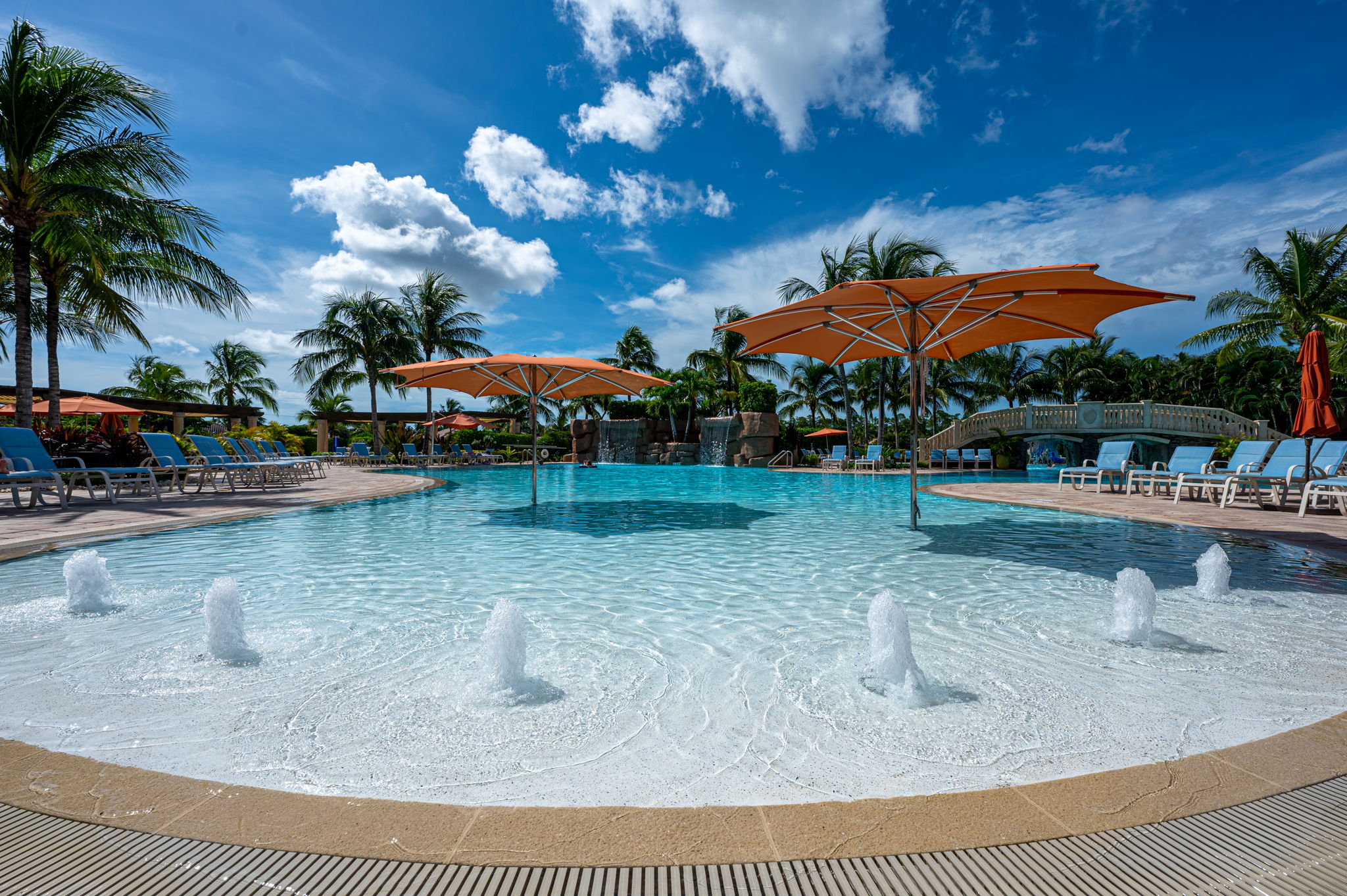 Villa Rilassare Club - Resort Style Lagoon Pool