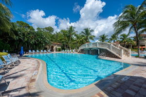 Villa Rilassare Club - Resort Style Lagoon Pool