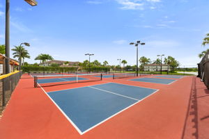 Trevi - Pickleball Courts Just Steps From Unit