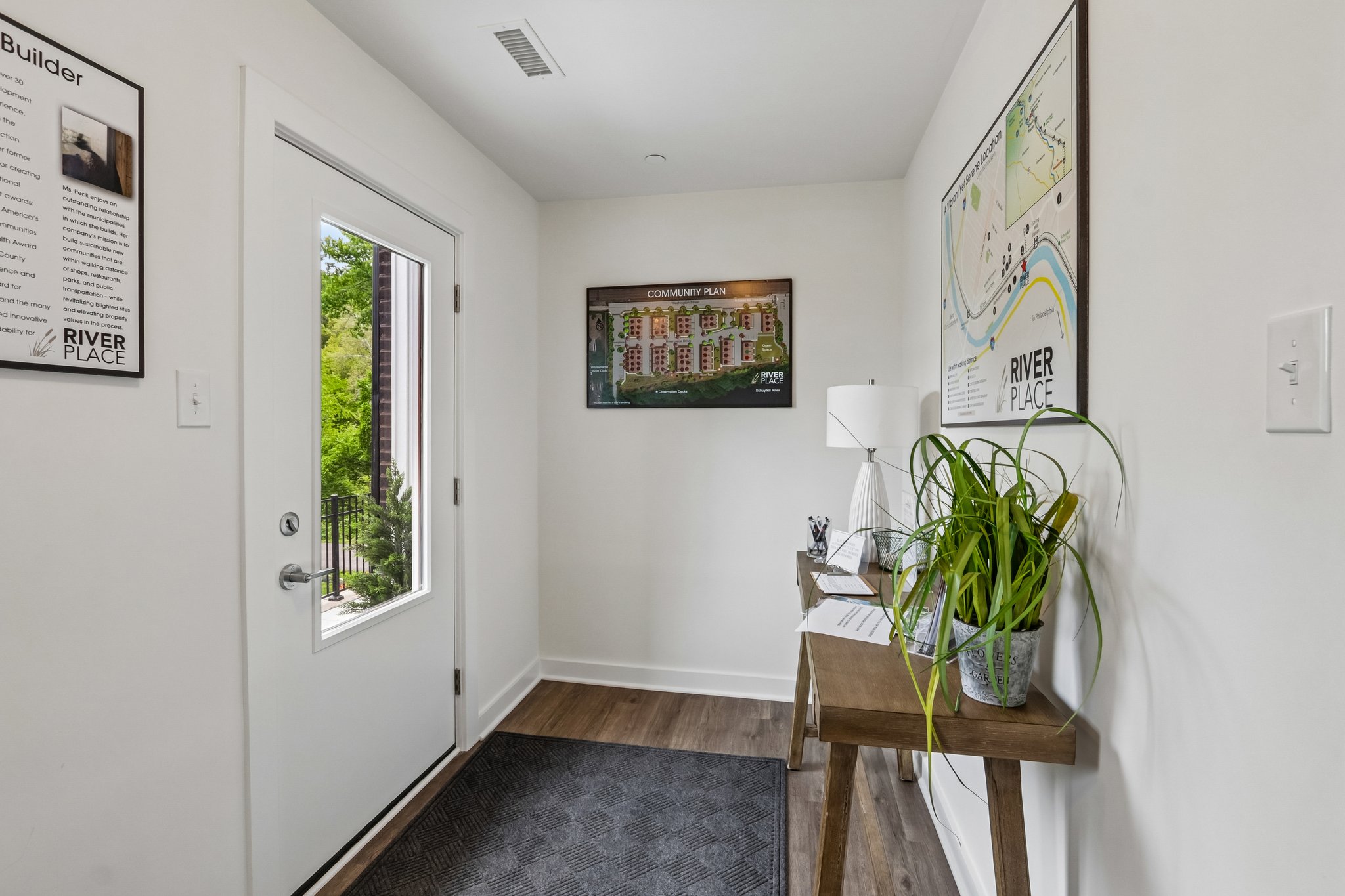 Riverplace Dr-S0105-005.jpg