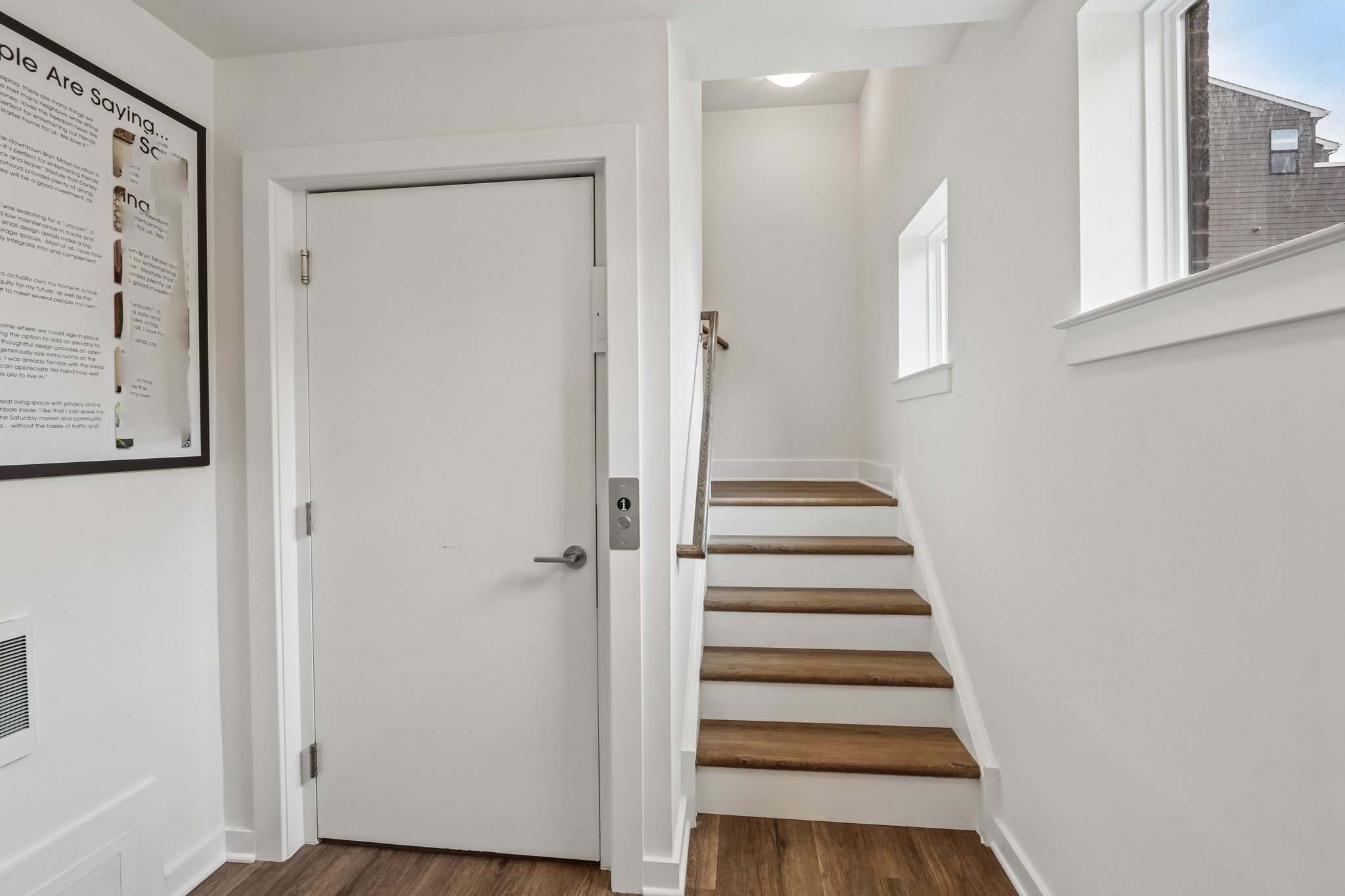 Riverplace Dr-S0105-007.jpg