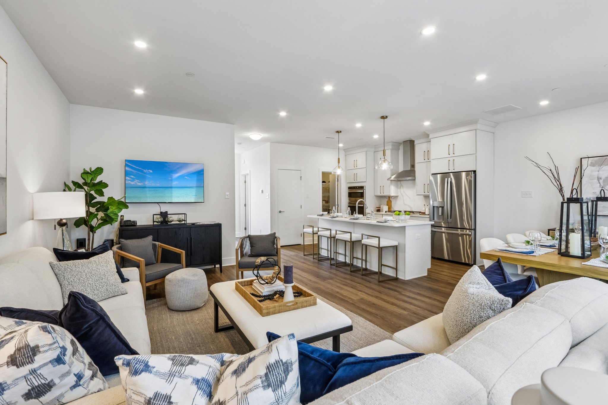 Riverplace Dr-S0105-020.jpg